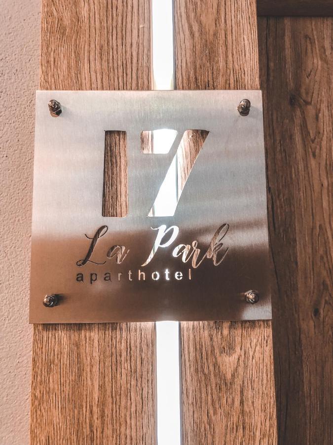 La Park Aparthotel Kudowa-Zdrój Esterno foto